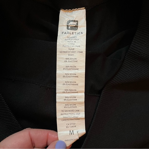 Fabletics black seamless compression leggings, medium - Picture 4 of 4
